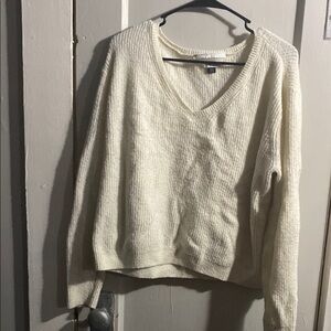 American Eagle Cream V-Neck Sweater Relaxed Fit
